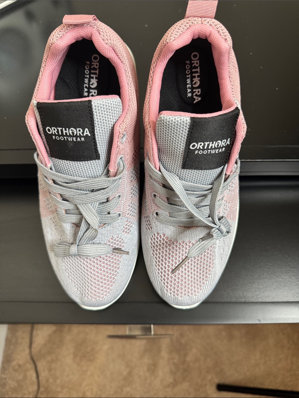ORTHRO FOOTWEAR Women's Light Gray & Pink Knit Walking Sneakers
